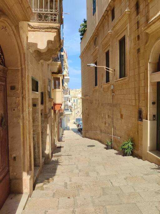 Coast 52 Savynomad Harbour Residences Wow Views فاليتا المظهر الخارجي الصورة