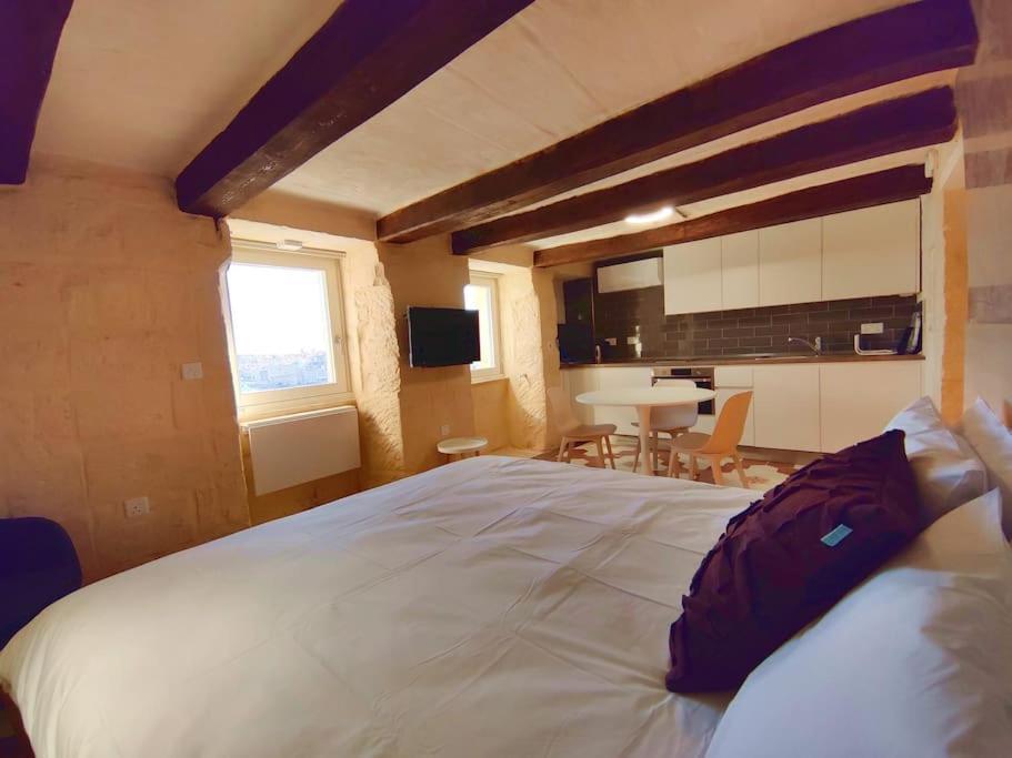 Coast 52 Savynomad Harbour Residences Wow Views فاليتا المظهر الخارجي الصورة